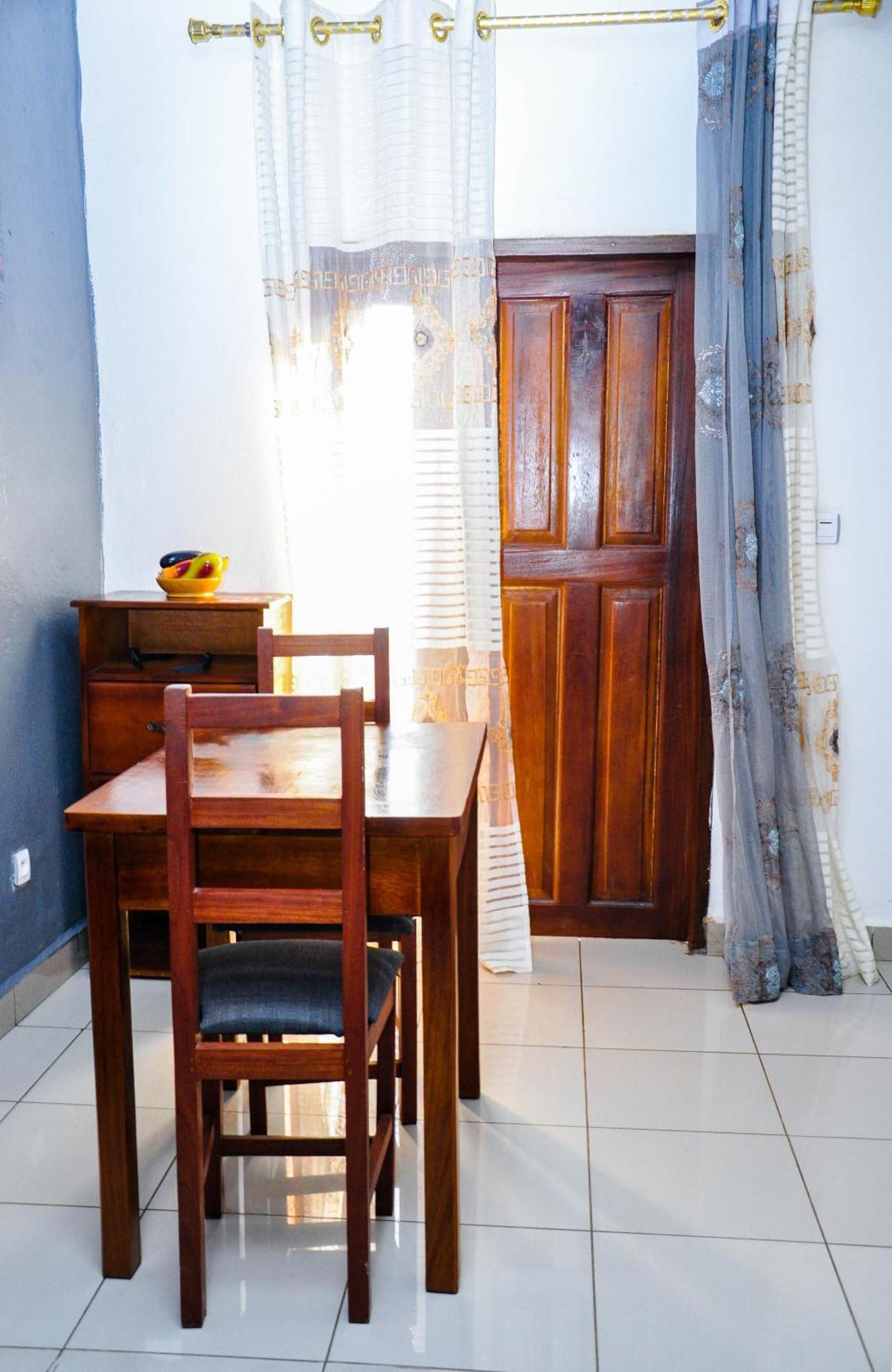 Appartement Les Logis De Nouvelle Route Bastos à Yaoundé Extérieur photo